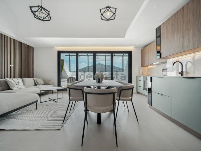 Dúplex en alquiler en Nueva Andalucía, Costa del Sol Occidental