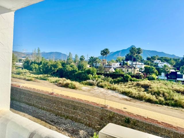 Piso en venta en Marbella, Nueva Andalucía