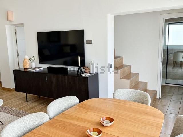 Dúplex en alquiler en Nueva Andalucía, Costa del Sol Occidental