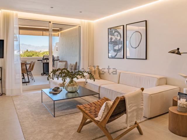 Dúplex en venta en Nueva Andalucía, Costa del Sol Occidental