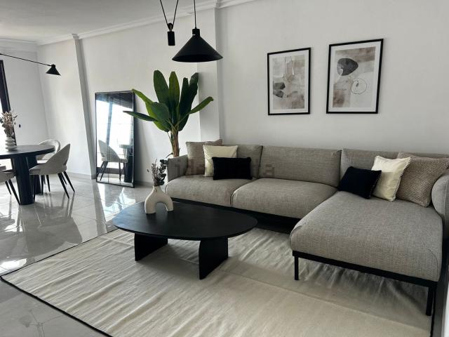 Dúplex en alquiler en Nueva Andalucía, Costa del Sol Occidental