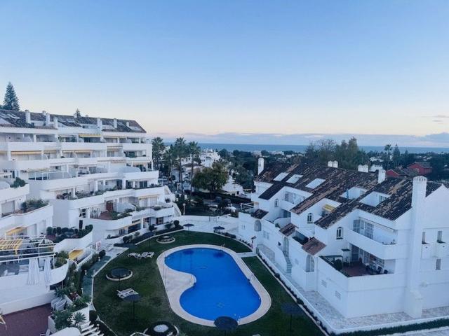 Dúplex en venta en Nueva Andalucía, Costa del Sol Occidental