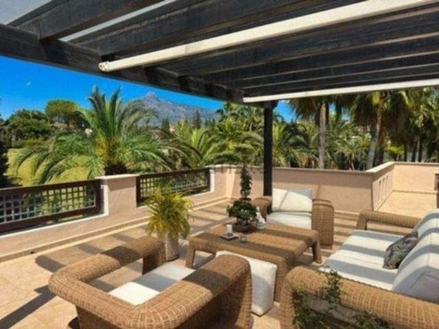 Ático en venta en Nueva Andalucía, Costa del Sol Occidental