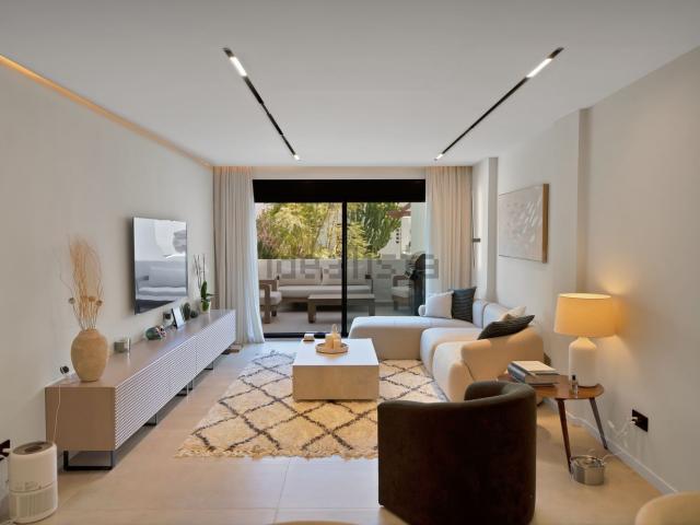 Piso en venta en Nueva Andalucía, Costa del Sol Occidental