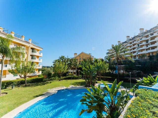 Dúplex en alquiler en Nueva Andalucía, Costa del Sol Occidental