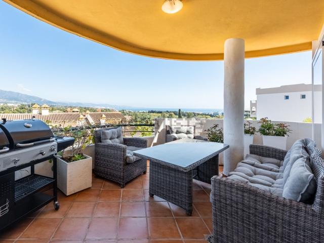Dúplex en venta en Nueva Andalucía, Costa del Sol Occidental