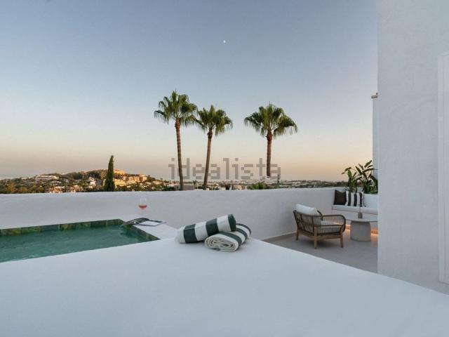 Dúplex en venta en Nueva Andalucía, Costa del Sol Occidental