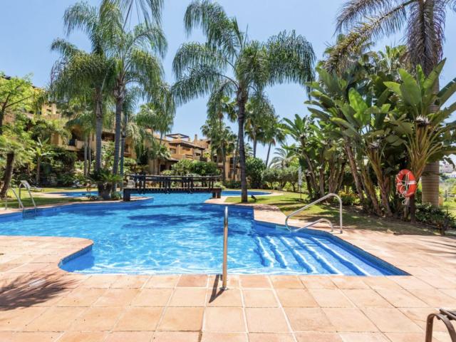Ático en venta en Golf Park, Estepona