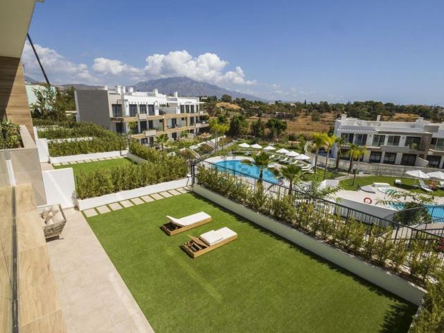 Piso en alquiler en Lomas de Monte Biarritz, Estepona