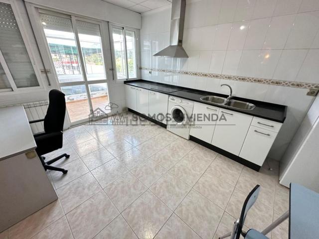 Piso en venta en Ourense, O Vinteún