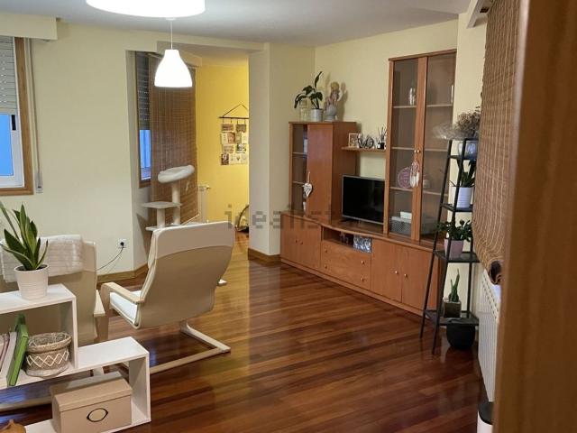 Piso en venta en Ourense, San Rosendo