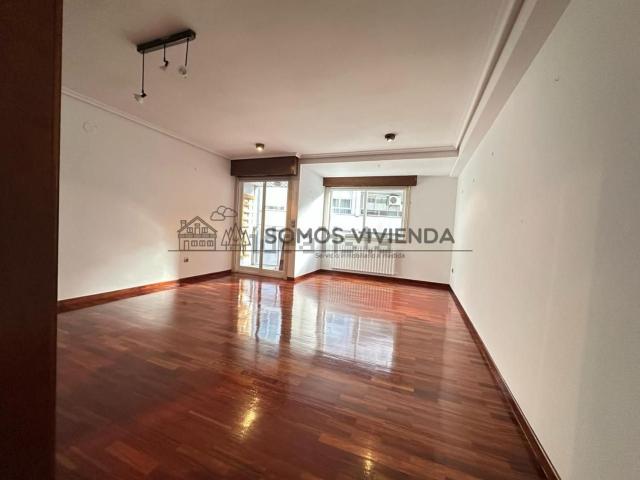 Piso en venta en Ourense, Casco Vello