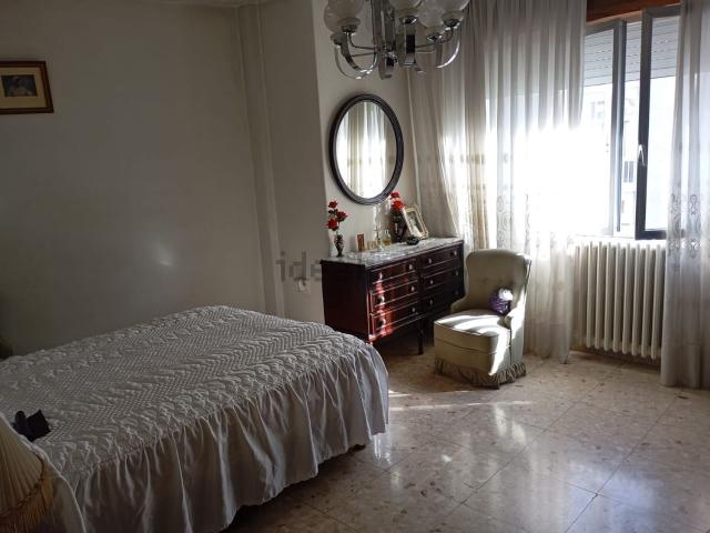 Piso en venta en As Lagoas, Ourense