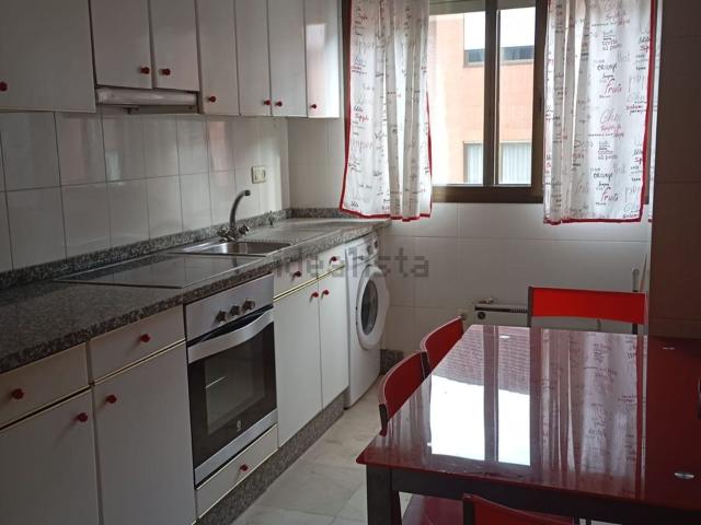 Piso en venta en Ourense, A Carballeira