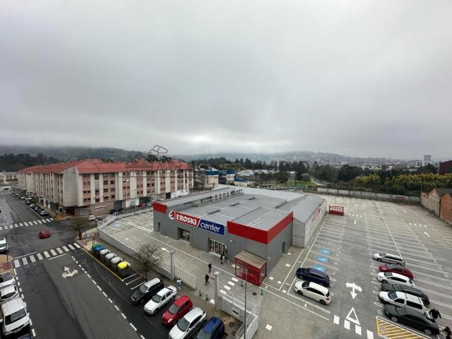 Piso en venta en Ourense, O Vinteún
