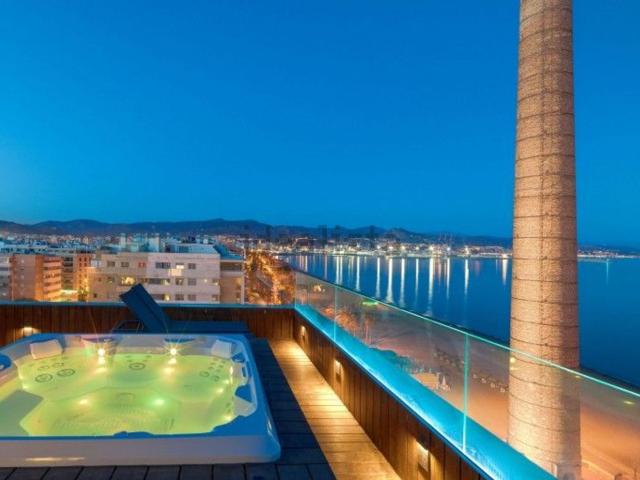 Ático en alquiler en Pacífico, Málaga