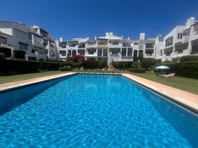 Piso en venta en El Pilar, Costa del Sol Occidental