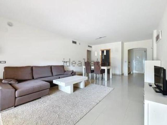 Piso en venta en El Pilar, Costa del Sol Occidental