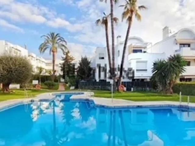 Piso en venta en El Pilar, Costa del Sol Occidental