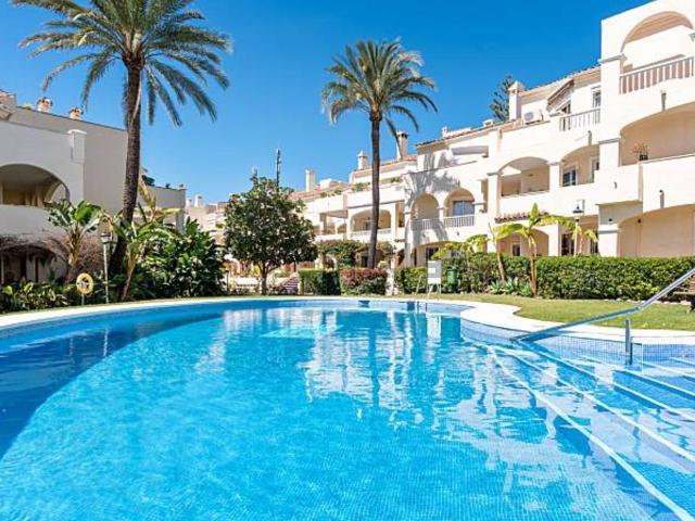 Ático en alquiler en El Pilar, Costa del Sol Occidental