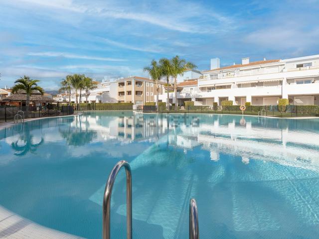 Piso en alquiler en El Pilar, Costa del Sol Occidental