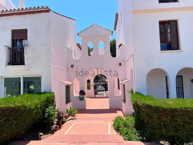 Piso en venta en El Pilar, Costa del Sol Occidental
