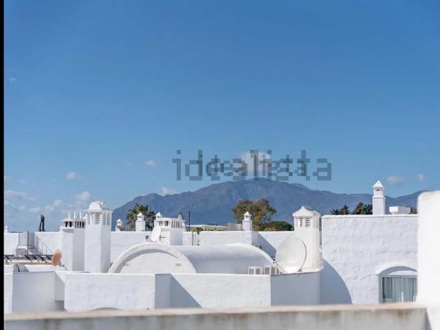 Dúplex en venta en Pelikan Park, Estepona