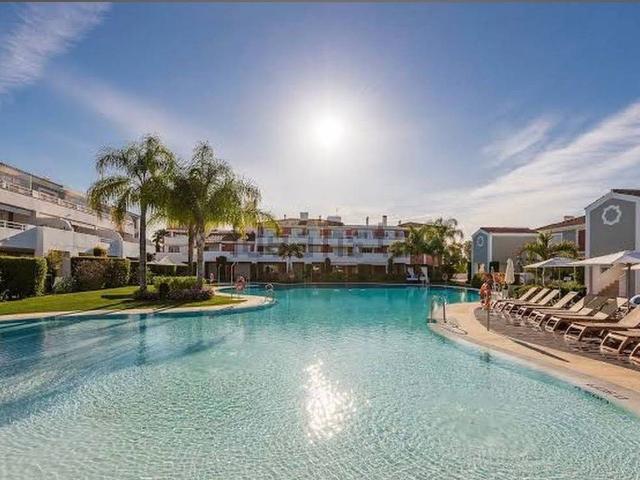 Ático en alquiler en El Pilar, Costa del Sol Occidental