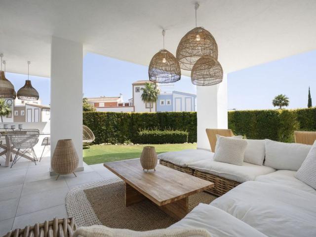 Piso en venta en El Pilar, Costa del Sol Occidental