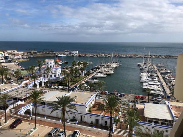 Dúplex en alquiler en Barriada Islas Canarias, Costa del Sol Occidental