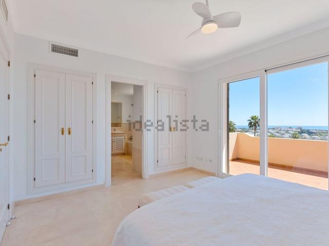 Dúplex en venta en Barriada Islas Canarias, Estepona