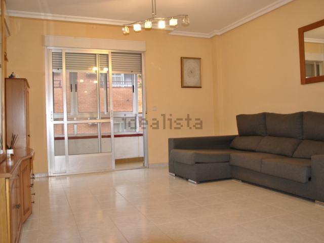 Piso en alquiler en Ibarruri - La Esperanza, Plasencia