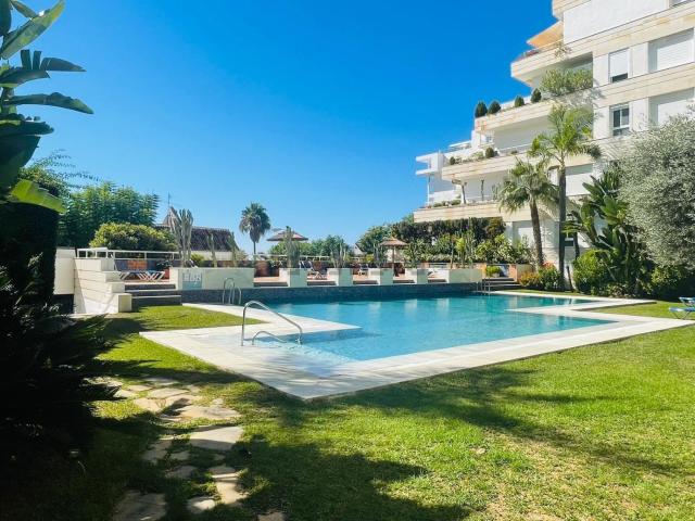 Dúplex en alquiler en Divina Pastora, Costa del Sol Occidental