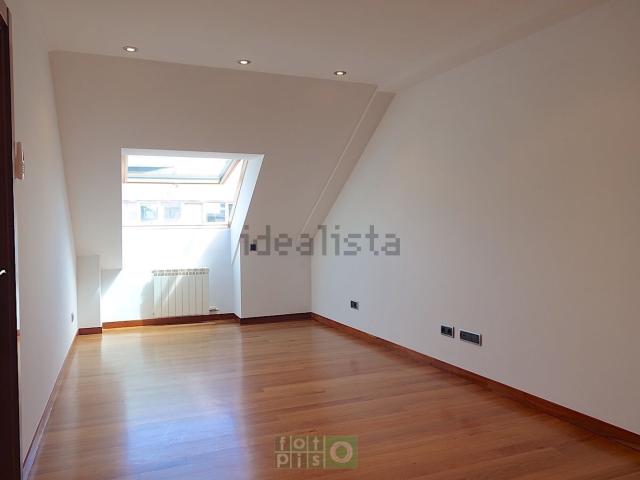 Ático en alquiler en Vigo