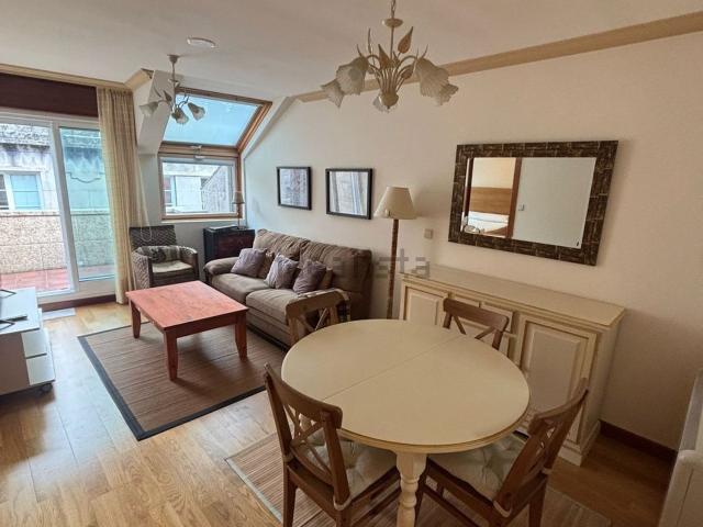 Ático en alquiler en Casco Antigo, Deza