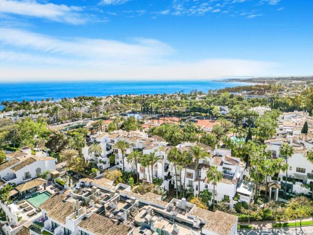 Dúplex en alquiler en El Vicario, Marbella