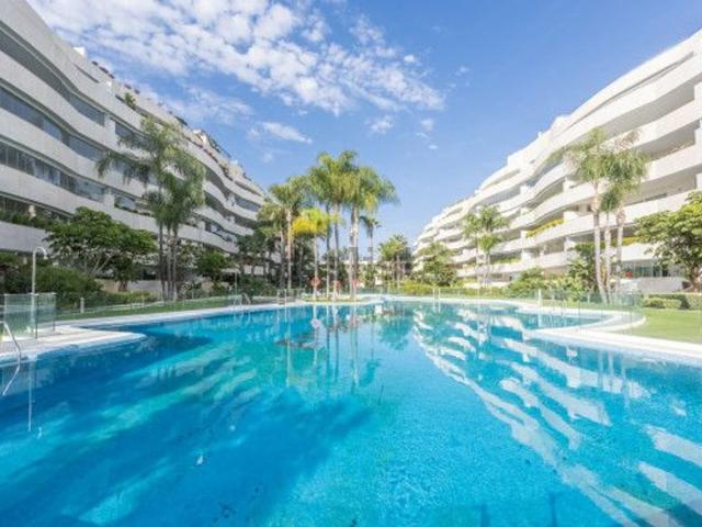 Ático en alquiler en Marbella, Puerto Banús
