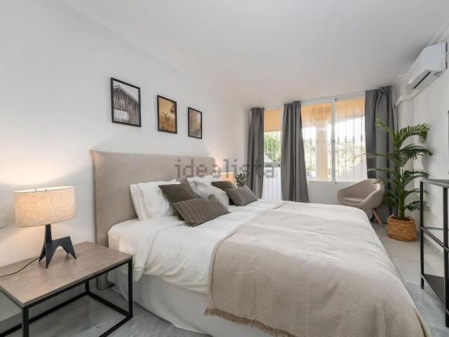 Dúplex en alquiler en Nueva Andalucía, Costa del Sol Occidental