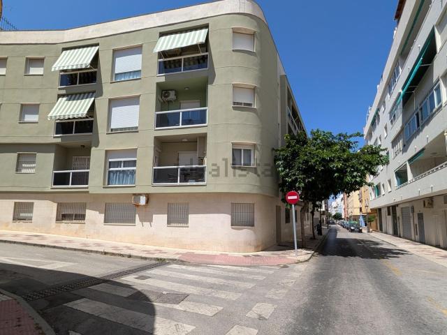 Piso en venta en Balcones del Mar, Estepona