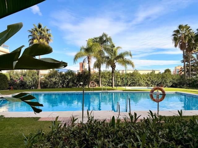 Piso en venta en Balcones del Mar, Estepona