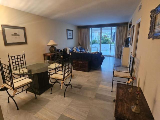 Piso en alquiler en Alcazaba Beach, Estepona