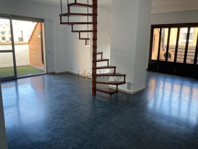 Ático en alquiler en Los Remedios, Sevilla