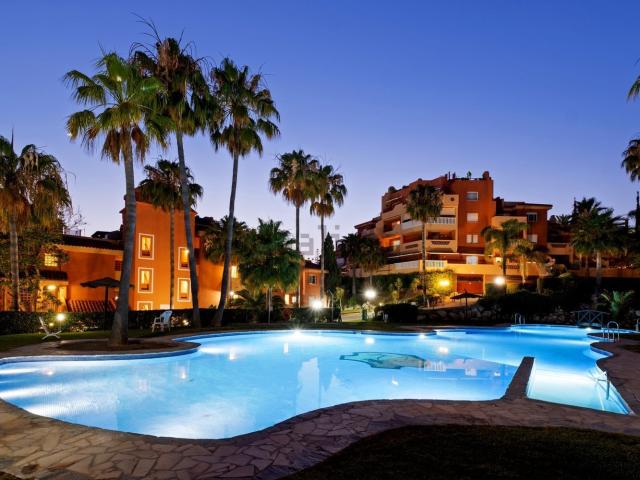Dúplex en venta en Artola, Costa del Sol Occidental