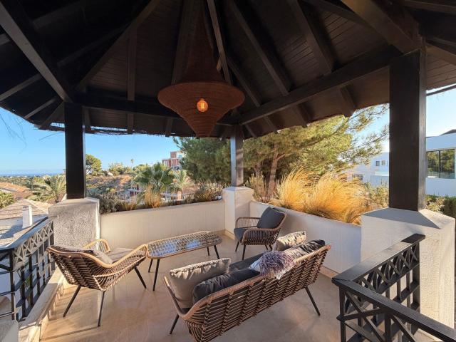 Ático en alquiler en Rio Real, Marbella