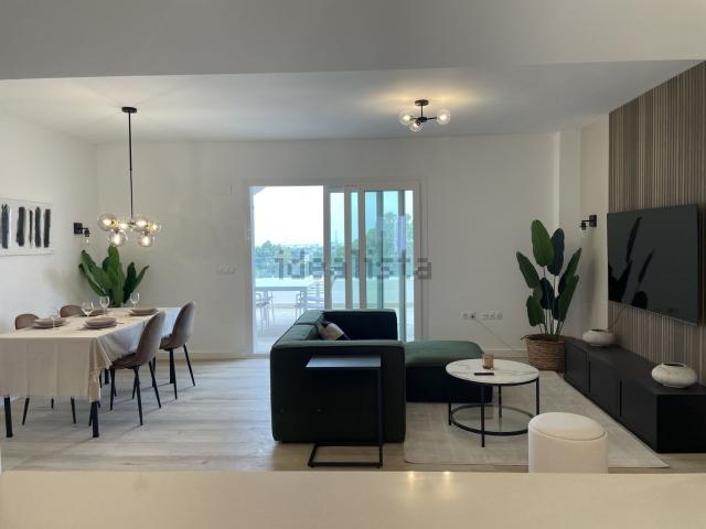 Dúplex en alquiler en Nueva Andalucía, Costa del Sol Occidental