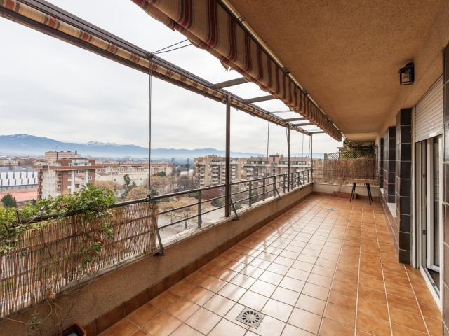 Ático en alquiler en Rosaleda, Granada