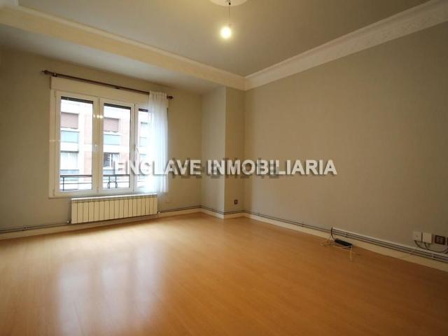 Piso en venta en Oviedo, Llamaquique