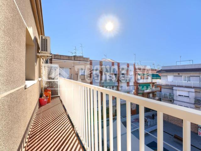 Piso en venta en Almeda, Cornellà De Llobregat