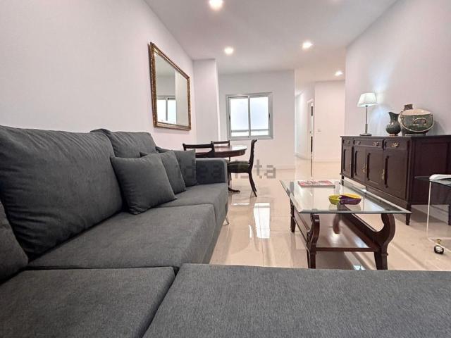 Piso en venta en Santa Catalina-Canteras, Gran Canaria