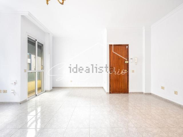 Piso en venta en Santa Catalina-Canteras, Gran Canaria